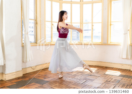 Japanese ballerina 139631460