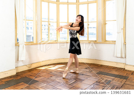 Japanese ballerina Japanese ballerina 139631681