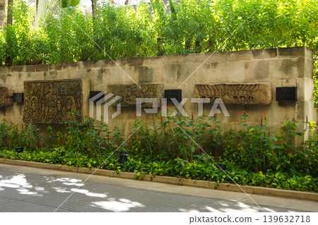 Decorative wall near Wat Suanpur in Bangkok, Thailand Decorative wall near Wat Suanpur in Bangkok, Thailand 139632718