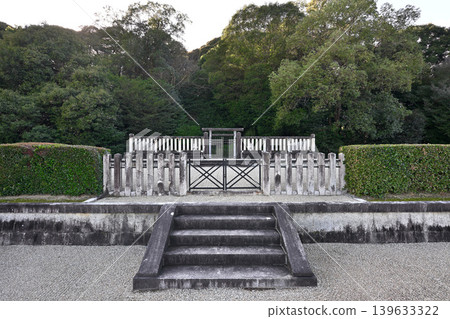 Emperor Buretsu's Mausoleum at Iwakura Hill North (Kashiba City, Nara Prefecture) Emperor Buretsu's Mausoleum at Iwakura Hill North (Kashiba City, Nara Prefecture) 139633322