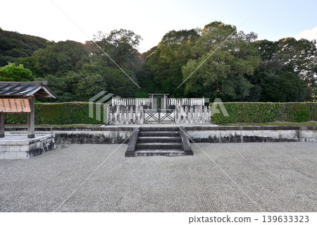 Emperor Buretsu's Mausoleum at Iwakura Hill North (Kashiba City, Nara Prefecture) Emperor Buretsu's Mausoleum at Iwakura Hill North (Kashiba City, Nara Prefecture) 139633323