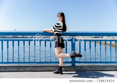 Female model who can dance ballet Female model who can dance ballet 139633414