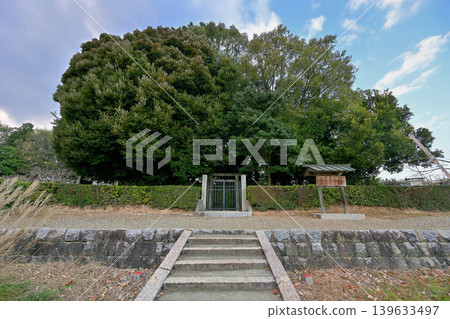 The tomb of Prince Otogami, Crown Prince of Emperor Kōnin (Gojō City, Nara Prefecture) The tomb of Prince Otogami, Crown Prince of Emperor Kōnin (Gojō City, Nara Prefecture) 139633497