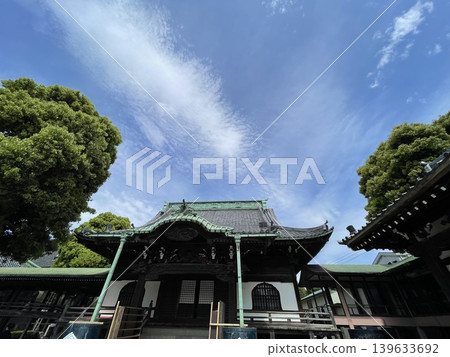 Shibamata Taishakuten Temple, the building on the right is the Founder's Hall. Shibamata Taishakuten Temple, the building on the right is the Founder's Hall. 139633692