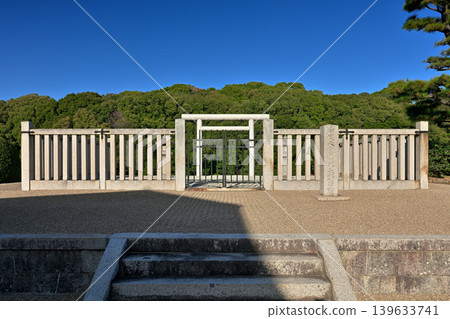 大阪府藤寺市岡三山墳（忠愛天皇江賀長野西陵） 139633741