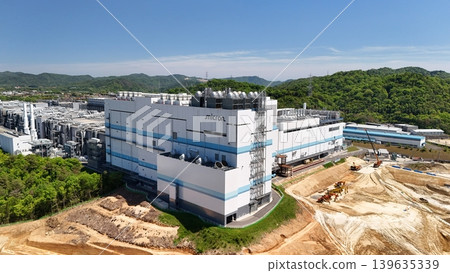 Exterior view of Micron Memory Japan factory in Higashihiroshima City, Hiroshima Prefecture (Drone aerial photography)_HHMIC_No01 Exterior view of Micron Memory Japan factory in Higashihiroshima City, Hiroshima Prefecture (Drone aerial photography)_HHMIC_No01 139635339