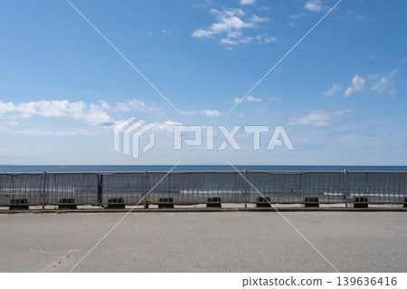 Scenery of Yuigahama beach Scenery of Yuigahama beach 139636416