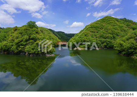 翠綠季節的帝釋峽和神龍湖。 翠綠季節的帝釋峽和神龍湖。 139638444