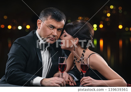 couple with wine 139639361