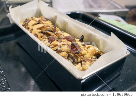 手工製作的磅蛋糕 手工製作的磅蛋糕 139639663
