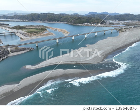 二澱川入海口大橋:日本最乾淨的河流,入海口照片 二澱川入海口大橋:日本最乾淨的河流,入海口照片 139640876