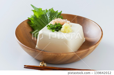 Hiyayakko (cold tofu) Hiyayakko (cold tofu) 139642012