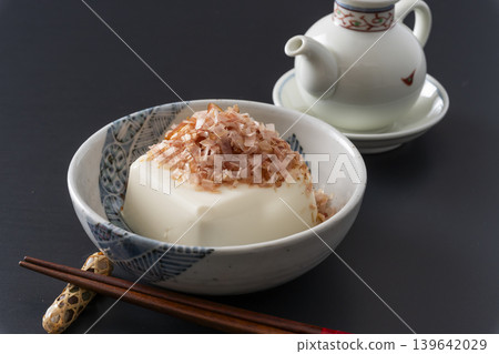 Hiyayakko (cold tofu) 139642029