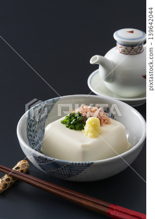 Hiyayakko(冷豆腐) Hiyayakko(冷豆腐) 139642044