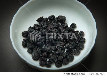 Dried blueberries, packed with the nutrients of blueberries. Dried blueberries, packed with the nutrients of blueberries. 139646763