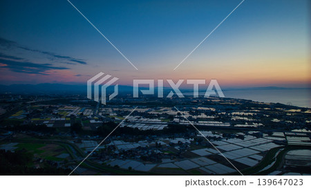 傍晚從山上眺望富山灣週邊地區。 139647023