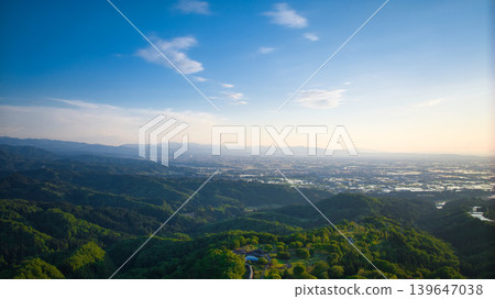 傍晚從山上眺望富山灣週邊地區。 傍晚從山上眺望富山灣週邊地區。 139647038
