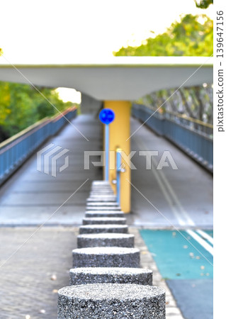 The scene of Hong Kong's pedestrian bridge. Hong Kong cityscape, streetscape. Travel concept and cityscape. The scene of Hong Kong's pedestrian bridge. Hong Kong cityscape, streetscape. Travel concept and cityscape. 139647156