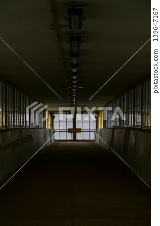 The scene of Hong Kong's pedestrian bridge. Hong Kong cityscape, streetscape. Travel concept and cityscape. 139647167
