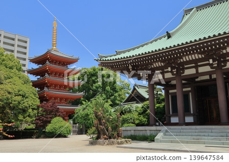 The five-story pagoda of Tochoji Temple in Hakata Ward, Fukuoka City. 139647584