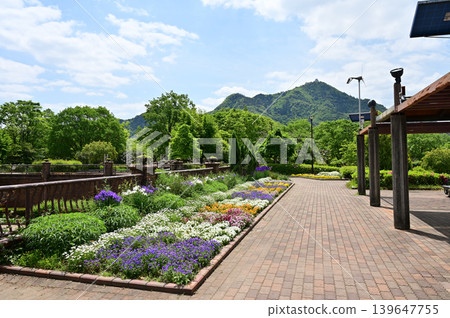 長良公園下沉庭院和岐阜城（岐阜縣岐阜市） 139647755