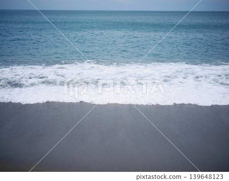 Rocky shore Rocky shore 139648123