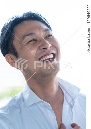 Smiling Japanese men, men's beauty, beautiful skin, hair removal, teeth whitening, cleanliness. Smiling Japanese men, men's beauty, beautiful skin, hair removal, teeth whitening, cleanliness. 139649353