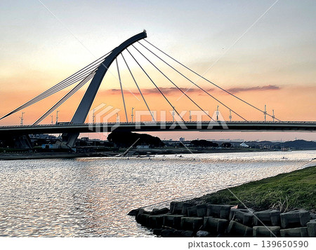 Big straight bridge Big straight bridge 139650590