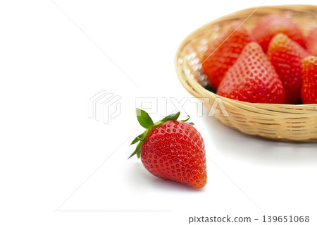 Strawberry Strawberry 139651068