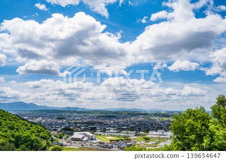 View of the Omi Plain from the Akagami-yama (Tarobo-yama) observation deck, Higashiomi City, Shiga Prefecture 139654647