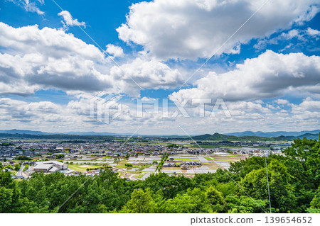 從滋賀縣東近江市赤上山（太郎坊山）展望台眺望近江平原 139654652