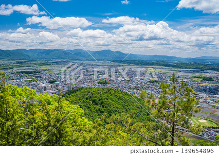 View of the Omi Plain from the Akagami-yama (Tarobo-yama) observation deck, Higashiomi City, Shiga Prefecture 139654896