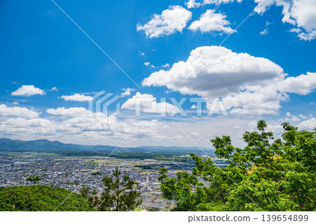 View of the Omi Plain from the Akagami-yama (Tarobo-yama) observation deck, Higashiomi City, Shiga Prefecture 139654899