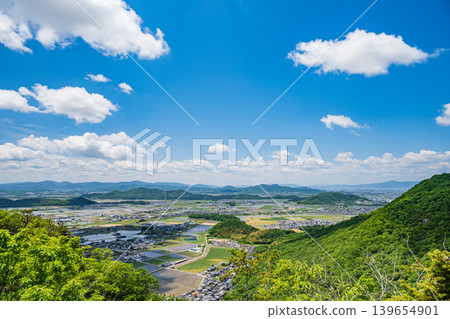 View of the Omi Plain from the Akagami-yama (Tarobo-yama) observation deck, Higashiomi City, Shiga Prefecture 139654901