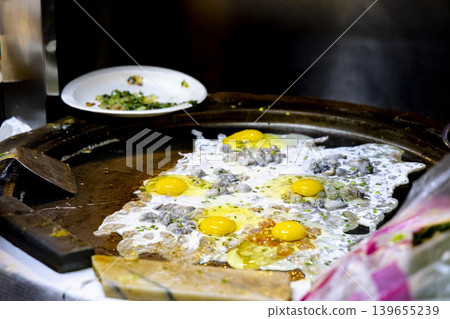 Modern style delicacies: Teppanyang Seizai-fried, Irozawa Yinren's traditional 蚵子-fried Modern style delicacies: Teppanyang Seizai-fried, Irozawa Yinren's traditional 蚵子-fried 139655239