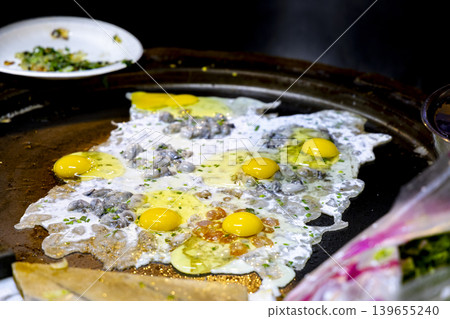 Modern style delicacies: Teppanyang Seizai-fried, Irozawa Yinren's traditional 蚵子-fried Modern style delicacies: Teppanyang Seizai-fried, Irozawa Yinren's traditional 蚵子-fried 139655240