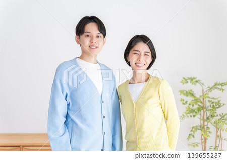 Age-gap couple Age-gap couple 139655287