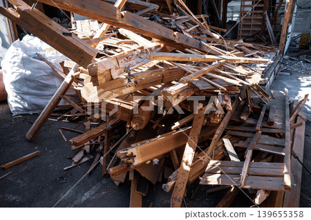 木屋拆除工地 - b-4 冷色調 139655358