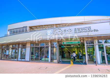 日本橫濱市景色，包括橫濱市營地鐵綠線的日吉本町站。 139656263