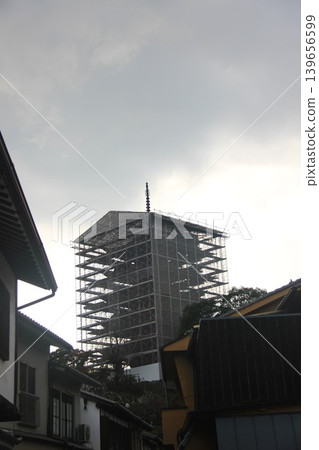 A panoramic view of the Senjokaku and the five-story pagoda, which are undergoing repair work, at Itsukushima Shrine in Miyajima-cho, Hatsukaichi City, Hiroshima Prefecture. A panoramic view of the Senjokaku and the five-story pagoda, which are undergoing repair work, at Itsukushima Shrine in Miyajima-cho, Hatsukaichi City, Hiroshima Prefecture. 139656599