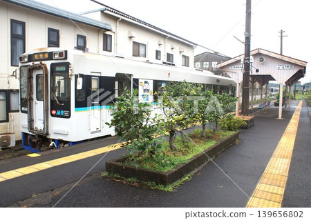 Scenery from the Matsuura Railway: Sasa Station (railbus diesel railcar) 139656802