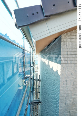 Due to a shortage of naphtha, there are no gutters, which is hindering work and preventing the dismantling of the scaffolding. Due to a shortage of naphtha, there are no gutters, which is hindering work and preventing the dismantling of the scaffolding. 139658115