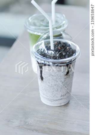 iced chocolate or iced cocoa or milkshake , chocolate cookies milkshake 139658647