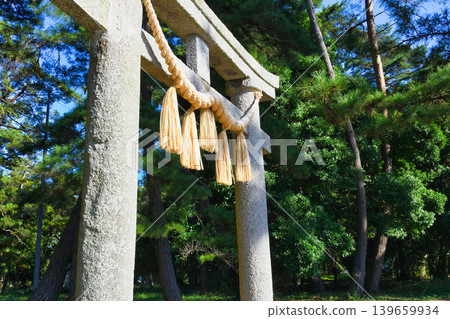 Amanohashidate Shrine (Hashidate Myojin): Torii gate facing Aso Bay (Miyazu City, Kyoto Prefecture) Amanohashidate Shrine (Hashidate Myojin): Torii gate facing Aso Bay (Miyazu City, Kyoto Prefecture) 139659934