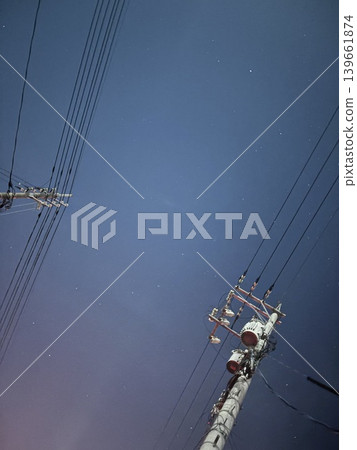 半夜的電線桿 半夜的電線桿 139661874