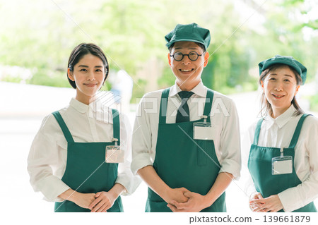 店員 售貨員 笑容 139661879