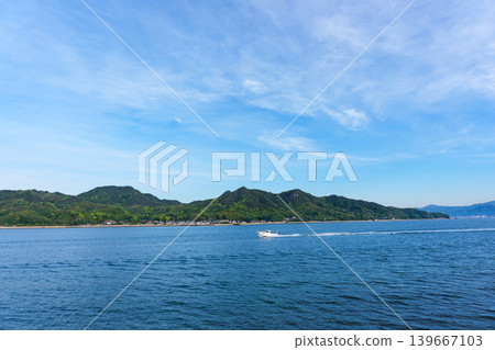 從因之島沿島波海道眺望瀨戶內海的美景。 從因之島沿島波海道眺望瀨戶內海的美景。 139667103