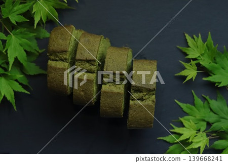 Matcha pound cake 139668241