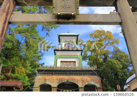 [Ishikawa Prefecture] The silvery gate of Oyama Shrine 139668526