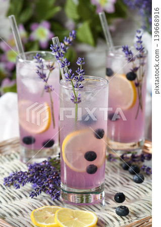 lavender spritz cocktail 139668916
